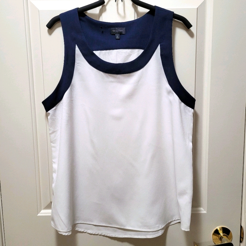 💙 NWOT The Limited sleeveless blouse - L